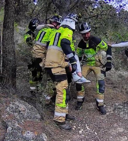 Rescatan a una persona lesionada en el Monte del Castillo, Yecla