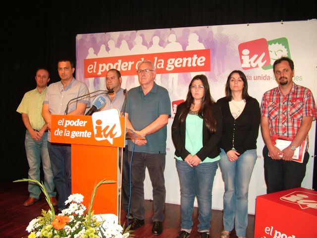 Cayo Lara traslada el pésame al PP en conversación telefónica desde Yecla con Mariano Rajoy