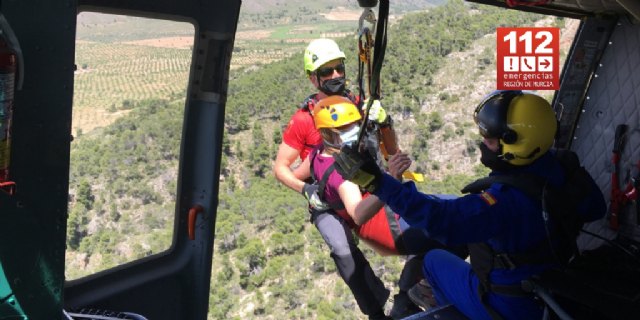 Rescatan a una senderista en la Sierra de Salinas, Yecla