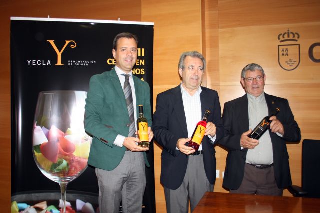 El Consejero de Agricultura destaca la capacidad de adaptación al mercado del vino de Yecla