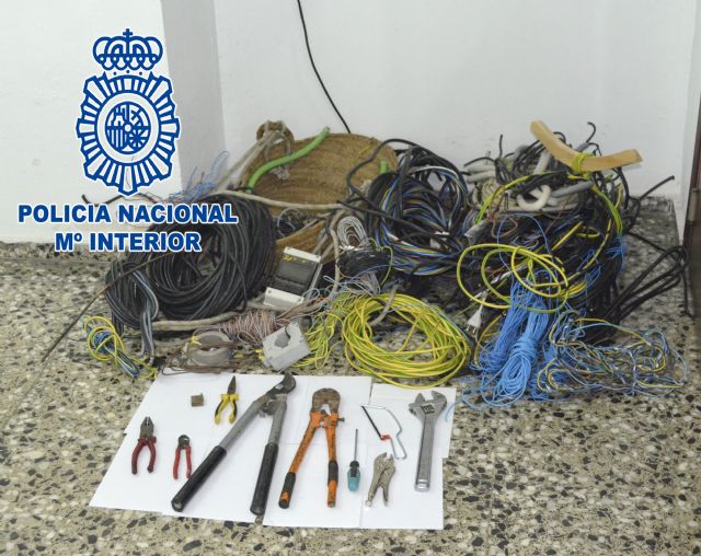 La Policía Nacional detiene a dos personas por veinte delitos de robo de cobre en Yecla