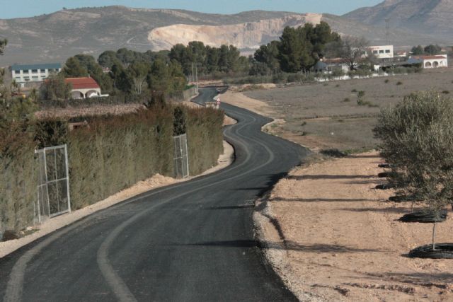 Agricultura invierte 51.000 euros en el asfaltado del camino de Las Cabezuelas