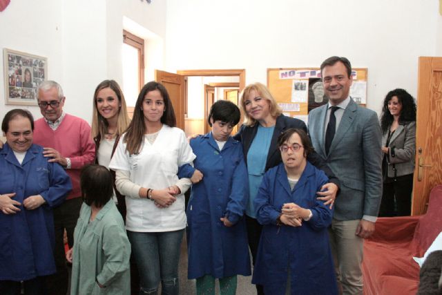La consejeria de Familia e Igualdad de Oportunidades destina 400.000 euros a la apertura de la residencia de AMPY en Yecla