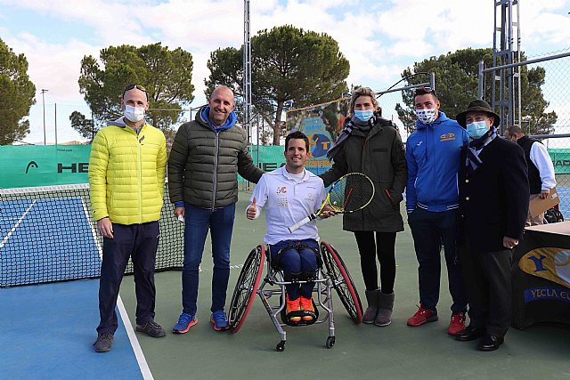 1º Clinic de Tenis en Silla, organizado por el Yecla Club de Tenis