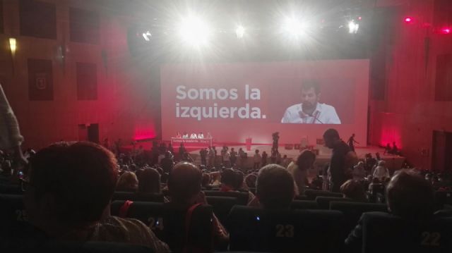 Asun Molina participó como delegada en un 39° Congreso del PSOE para 'liderar desde la izquierda el cambio en España'