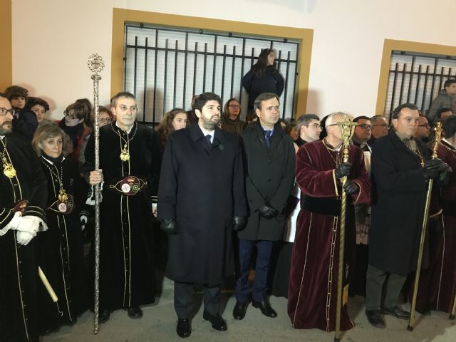 Fernando López Miras preside la procesión Penitencial del Rosario en Yecla