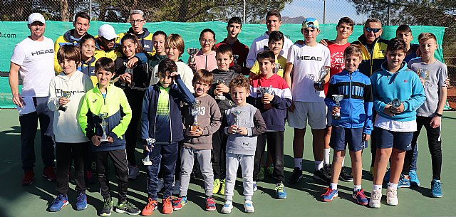 Más de 140 alumnos en el campus de invierno de la escuela yecla club de tenis.